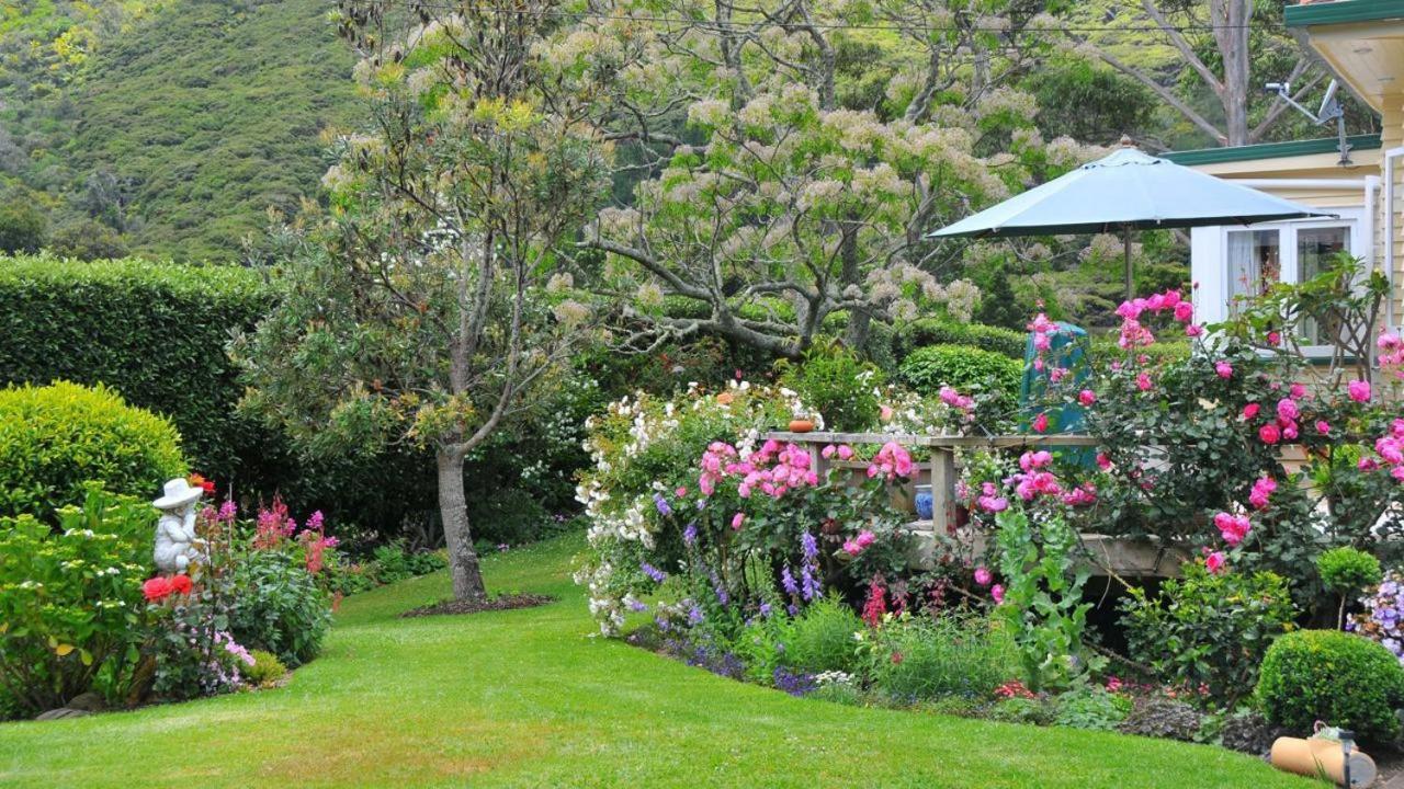Rose Cottage Tryphena ภายนอก รูปภาพ